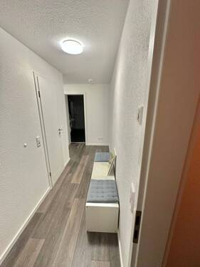 Flur mit Abstellraum - 