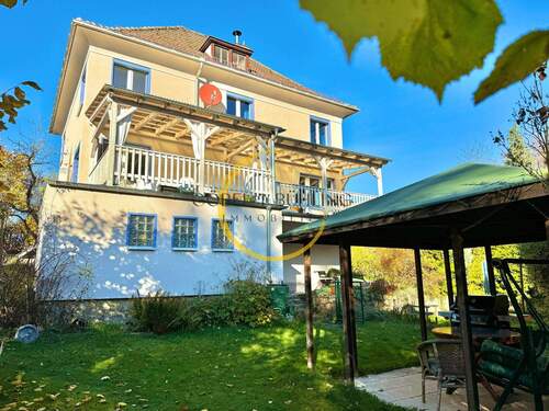 Südansicht - Idyllisch Wohnen am Waldrand mit Weitblick - großzügiges Einfamilienhaus mit Altbaucharme in Ernsee