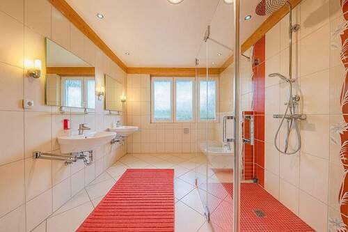 200-8560_Bad_EG_gestaged - 