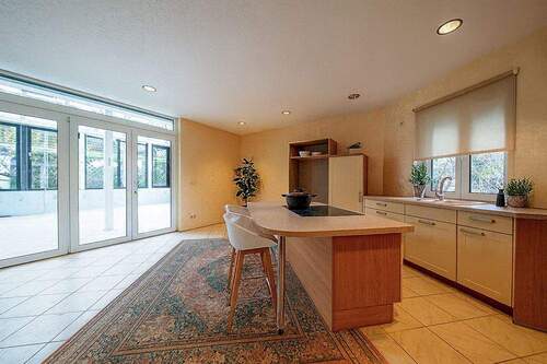 200-8560_Küche-3_gestaged - 7 Zimmer Einfamilienhaus in Kiebitzreihe