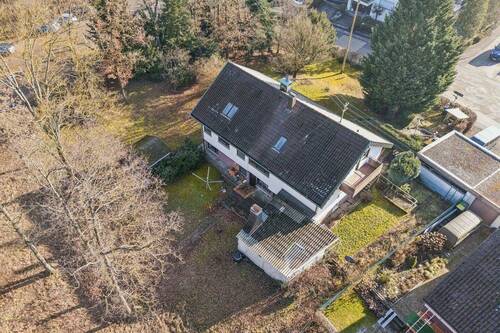 Weitläufiger Garten ums Haus - Grundstück in Illingen