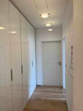 Flur.jpeg - Etagenwohnung mit 87,00 m&sup2; in Nürtingen zum Kaufen