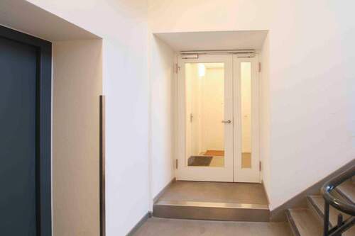 Eingang Haustür mit Lift - 