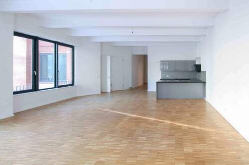 Wohnzimmer mit EBK - 3 Zimmer Einfamilienhaus zum Kaufen in Berlin