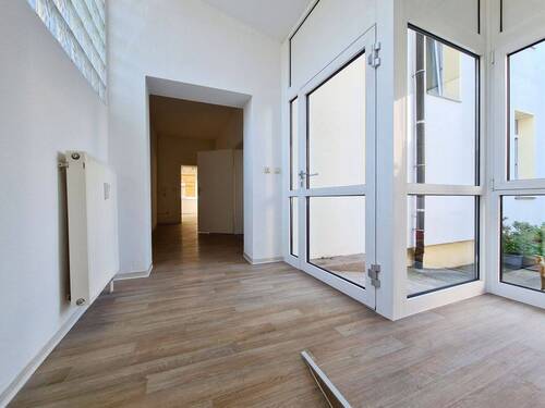 Eingangsbereich - Barrierefrei und großzügig! - 715,00&nbsp;EUR Kaltmiete, ca.&nbsp; 150,00&nbsp;m&sup2;&nbsp;Wohnfl&auml;che