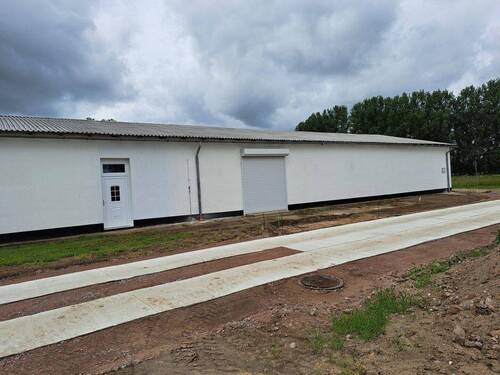 Halle mit Hallenrolltor el. - Bungalow mit 310,00 m&sup2; in Velgast OT Altenhagen zum Kaufen