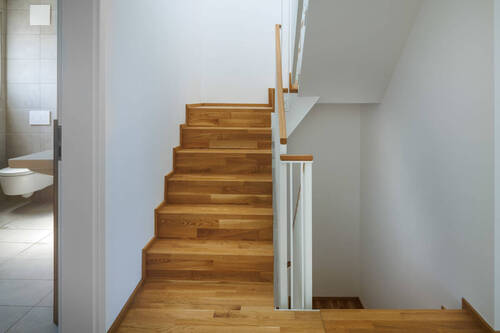 E4_EG Treppen - Reihenmittelhaus mit 137,60 m² in Stuttgart / Stammheim zum Kaufen