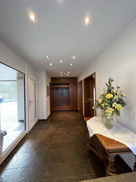 Eingangsbereich - 4 Zimmer Etagenwohnung zur Miete in Böblingen