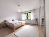 Schlafzimmer (EG) - Einfamilienhaus mit 182,90 m² in Marburg zum Kaufen