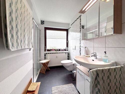 Badezimmer (EG) - 