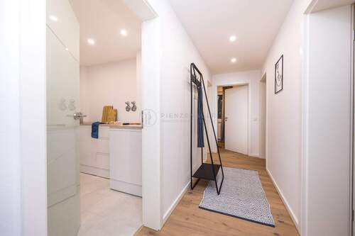 Flur - Etagenwohnung mit 22,60 m² in München zur Miete