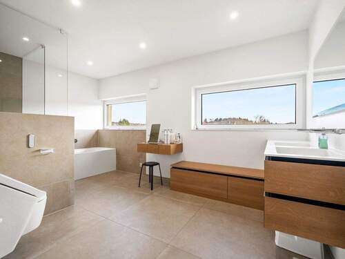 Tageslichtbad im Obergeschoss - 