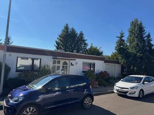 Bild1 - Top gepflegtes Einfamilienhaus mit Garage und kleinem Garten, Saarbrücken-Eschberg