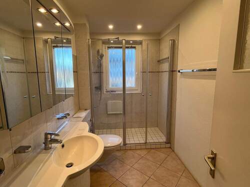 Duschbad mit Fenster - 