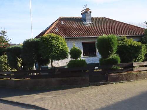 IMG_0543.JPG - 41542 Dormagen-Nievenheim: Freistehendes EinfamilienhausBungalow auf großem Grundstück