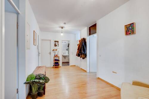 Flur - 4 Zimmer Etagenwohnung zum Kaufen in München