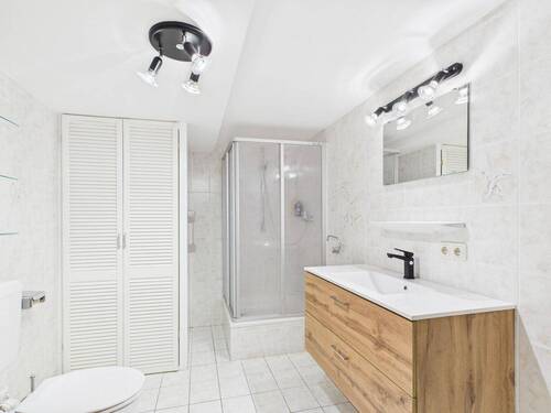 Badezimmer in der Einliegerwohnung - 