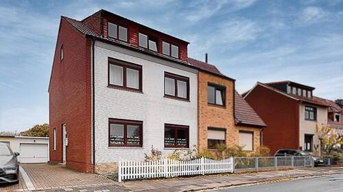 Vorderseite - 8 Zimmer Mehrfamilienhaus, Wohnhaus zum Kaufen in Bremen