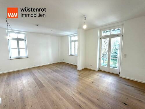 Wohn- und Esszimmer - 3 Zimmer Etagenwohnung zum Kaufen in München