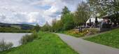Fuß u. Radweg um den See - 