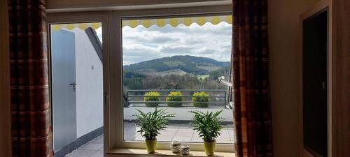 Terrasse mit Abstellraum - 
