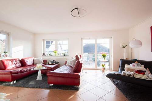 Wohnzimmer - 6 Zimmer Doppelhaushälfte zum Kaufen in Möhnesee