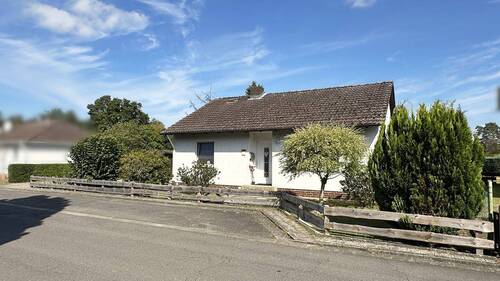 Hausansicht - 3 Zimmer Einfamilienhaus zum Kaufen in Lachendorf