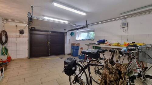 Garage - 