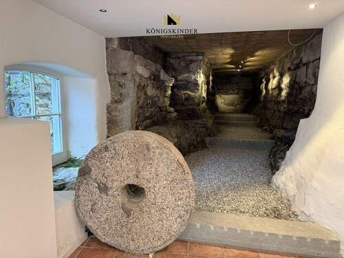 Tunnel mit Naturstein - 