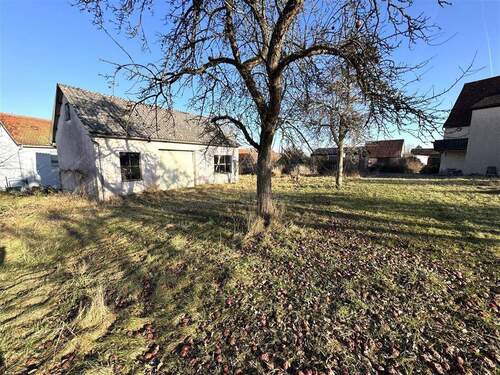 Nebengebäute im Grundstück - 