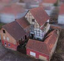 Im Herzen von Hofgeismar wartet dieses Anwesen auf Ihren kreativen Neustart!