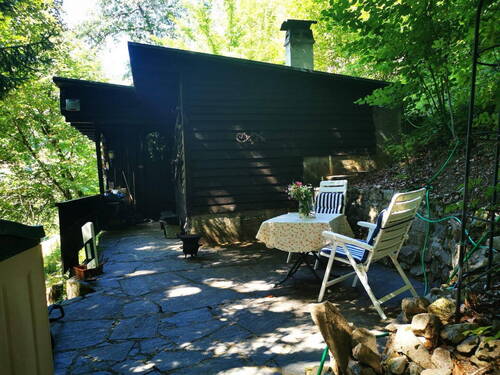 Eingang Haus und obere Terasse - Perfekte Krisenvorsorge mit kleinem Paradies