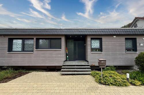 Aussenansicht - Modernes Einfamilienhaus mit Wärmepumpe, PV & Stromspeicher - Energieklasse A+ in Blaubeuren-Weiler