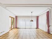 Wohnzimmer - 9 Zimmer Einfamilienhaus in Burgebrach