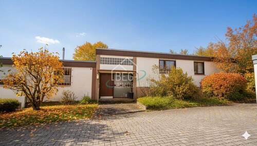 Außenansicht - Attraktives Reihenendhaus mit Einliegerwohnung in begehrter Wohnlage