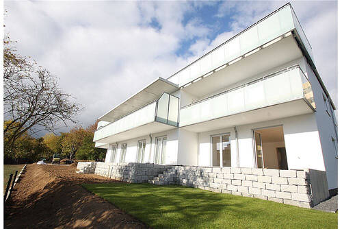 Haus Gartenansicht - 3 Zimmer Terrassenwohnung zur Miete in Kriftel