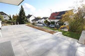 Tolle Terrasse mit Eck-Gartengrundstück - 