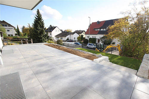 Tolle Terrasse mit Eck-Gartengrundstück - 