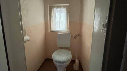 WC - 