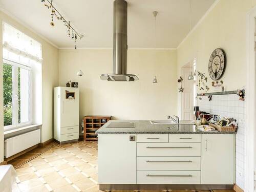 Küche mit Kochinsel - Einfamilienhaus mit 210,00 m² in Berlin zum Kaufen