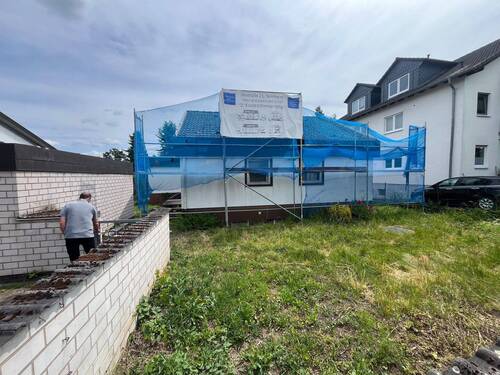 Vorderfront _ unsaniert - 6 Zimmer Mehrfamilienhaus, Wohnhaus in Hanau