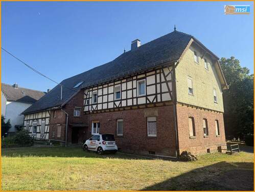 Hofansicht - 1 Zimmer Mehrfamilienhaus, Wohnhaus zum Kaufen in Neustadt (Hessen) / Speckswinkel