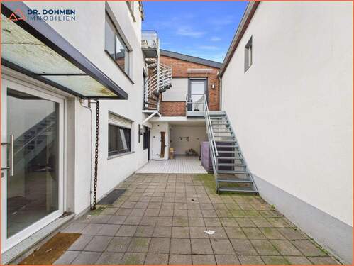 Innenhof - 8 Zimmer Mehrfamilienhaus, Wohnhaus zum Kaufen in Hückelhoven