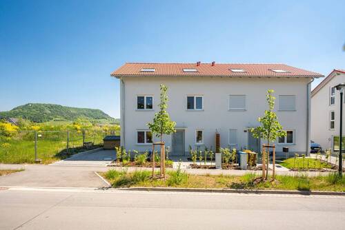 Straßenansicht 3 - 6 Zimmer Doppelhaushälfte in Jena