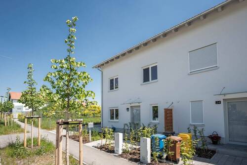 Straßenansicht 4 - Doppelhaushälfte mit 177,00 m² in Jena zur Miete