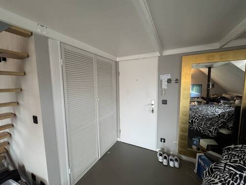 Eingangsbereich mit Einbauschrank - Etagenwohnung mit 36,00 m² in Hamburg zur Miete