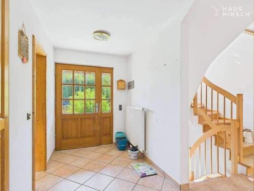 Hauseingang - 4 Zimmer Doppelhaushälfte zum Kaufen in Moorenweis