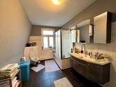Badezimmer im Obergeschoss - 