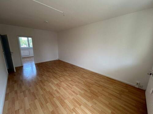 Wohnzimmer - 2 Zimmer Etagenwohnung zur Miete in Aschersleben