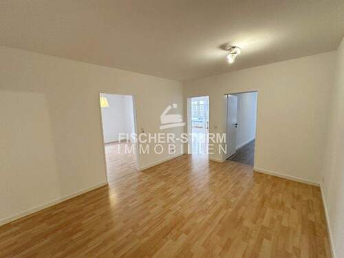 großzügige Wohndiele - Etagenwohnung mit 105,40 m&sup2; in Düsseldorf zur Miete